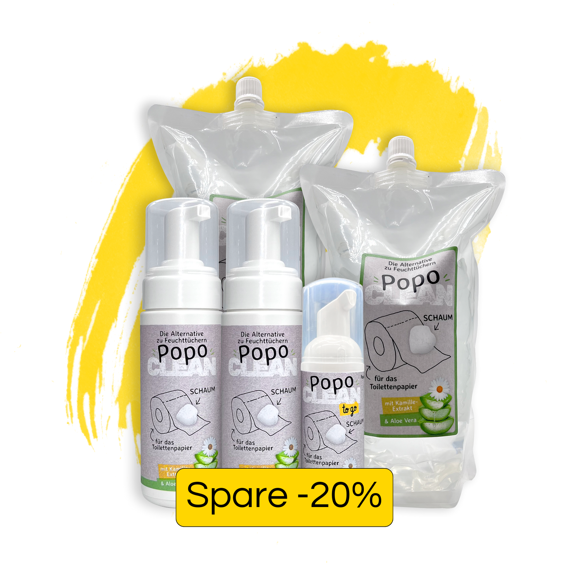 Zwei PopoClean Nachfüllbeutel, zwei 150ml PopoClean Flaschen und ein PopoClean to go Produkt vor einem gelben Hintergrund